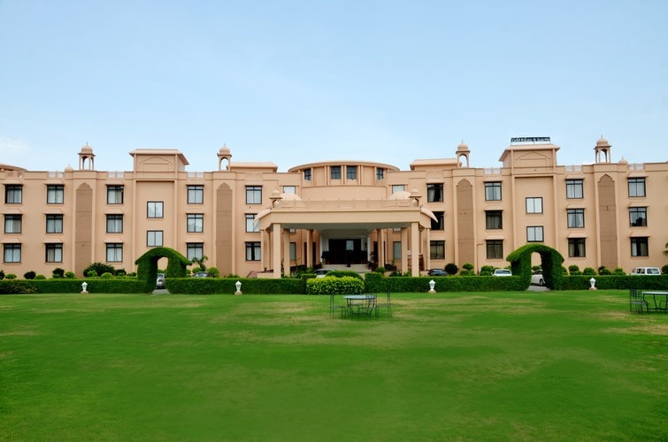 Hotel the Gold Palace & Resorts